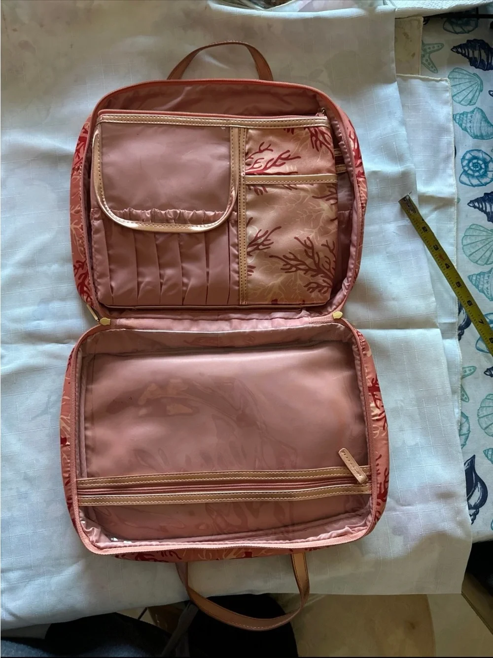 Stylish Coral-Print Travel Tote Bag - Coral